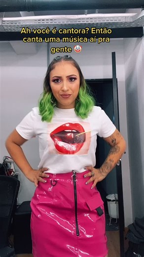 Sempre pedem 🤡🤣 mas é meme eu amo cantar