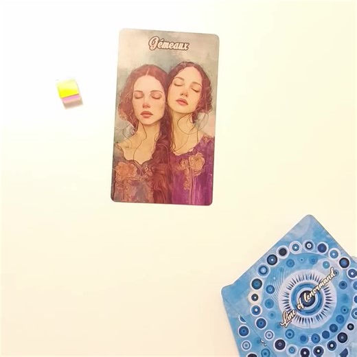 Vidéos de Irène Rust tarot (@irenerusttarot) avec son original - Irène Rust tarot