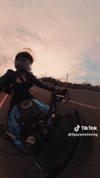 A couple that rides together stays together. 😂 @JMG #cbr600f4i #ladyrider #fyp #foryou #foryoupage #dominar400 #bigbike #makeitviral #trending