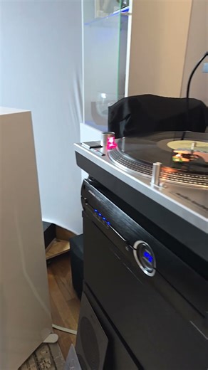 Mcintosh mc300, c32, kef r5 meta #music #vinyl #vintage #love #live #enjoy #hifi #audiophile #kef