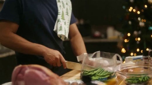 Food Lion, LLC TV Spot, 'Holidays: Firefighters'