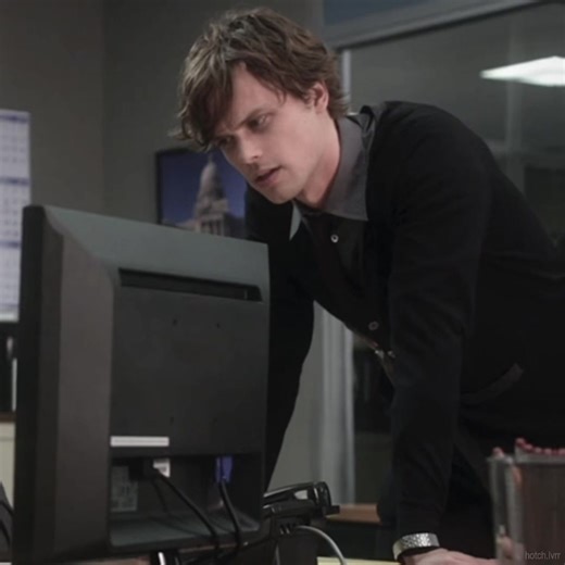 Spencer Reid's Best Look: A Quick Review