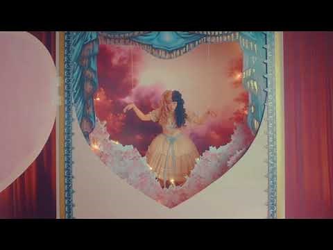 Melanie Martinez - Show And Tell (Lyrics)