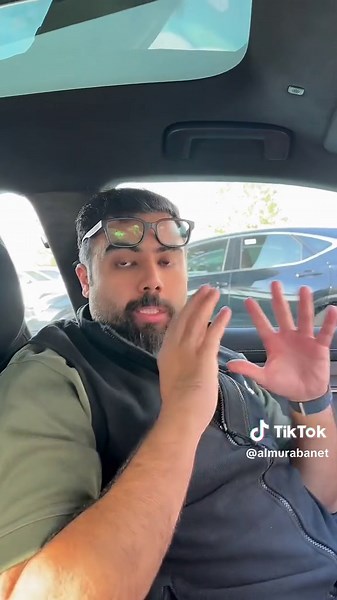 تجربة شحن سيارة زيكر 001 الكهربائية