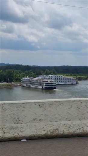 Tennessee River Cruise Ships