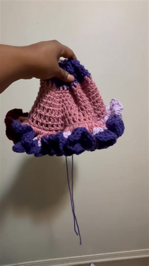 This hat is just too cute and different 殺殺hdc, single crochet and double crochet | Alston Latoya | Facebook