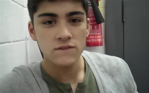 【One Direction】早期采访五人的初吻，初恋（Harry名场面）