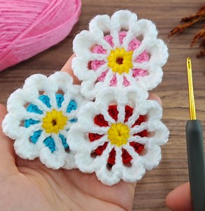 wonderful!! I make very easy crochet flowers. you will love it. #crochet #knitting | Aslı ile sanatsal tasarımlar