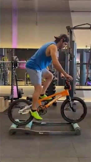 Would YOU Dare to Ride a Bike on a Treadmill at This Speed?!