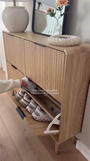 Why is your entryway always messy? hoeStorage#ClosetOrganization #HomeImprovement #Declutter