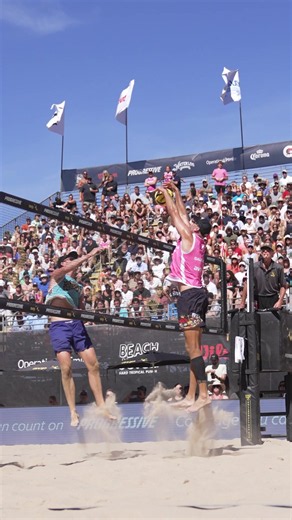 MONSTER SWAT. 🧱 Phil Dalhausser elevates for the block vs Schalk/Shaw in the 2026 Progressive AVP League Championship Final.