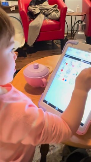 Lauren Eskin Conley on Instagram: "AAC helped us get Eva’s voice started! I started modeling on AAC when she was 12 months old. She started navigating to the folder she wanted to explore at 2 years old. She still didn’t use it to make meaningful requests or comments yet. She just liked talking about feelings, animals, and her favorite people and characters. Then one rainy day when she was about 26 months, we passed a playground. She started to cry and I opened my phone with proloquo2go on it. Sh
