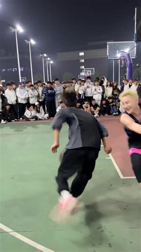 Can you beat this spinning guy at basketball?🏀 #basketball #NBA #dunk #pfy #usa