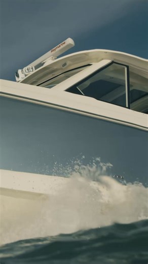 Visit Mitch at the Toronto International Boat Show January 17–25 in the Boston Whaler booth! ✨ ⁠ Discover why Boston Whaler is legendary for unsinkable performance, innovation, and confidence on the water: ⁠ 1️⃣ Renowned unsinkable hull design for ultimate peace of mind 2️⃣ Exceptional performance for offshore, fishing, and family adventures 3️⃣ Premium craftsmanship with smart, functional layouts 4️⃣ Advanced technology built for reliability in any conditions ⁠ Don’t miss out! Stop by the Bosto