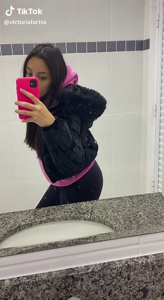 Funny Bathroom Fart Pranks with Friends