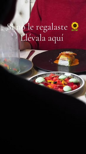 #Arequipa si no te regalaron flores amarillas este año, llévala a probar nuestro menú primaveral y dale la experiencia que se merece. #menu #foodie #fyp #cocinamolecular