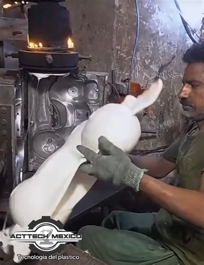 Proceso de Extrusion Sopló #inyectandoideas #transformandoproyectos #extrusionprocessing | Acttech Tecnología del Plastico
