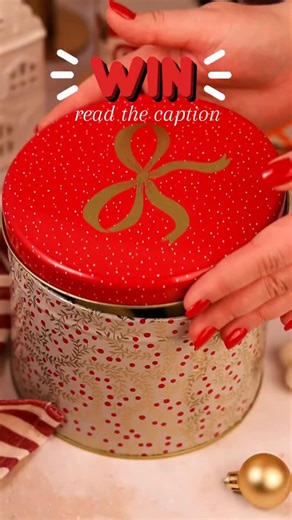 Carnation x Maldon = the dream duo 🤝 We’ve teamed up to bring you this Smoked Vanilla & Espresso Fudge and the chance to WIN a bundle of Carnation and Maldon goodies so you can make it yourself at home 😍 To enter: 🎁Like this post 🎁Follow both brands 🎁Drop a salt emoji (🧂) in the comments* And because we love you… the full recipe is right here too. Happy baking! Ingredients: For the espresso fudge: 250g dark chocolate, chopped 1⁄2 can Carnation Sweetened Condensed Milk 1 tsp Azera instant c