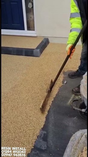 Watch as we transform this old tarmac driveway into a beautiful resin bound drive #resin