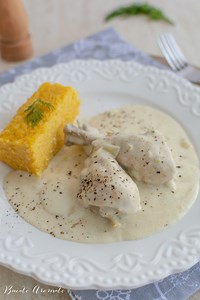 Ciulama de pui cu smântână și usturoi, rețeta tradițională | Bucate Aromate