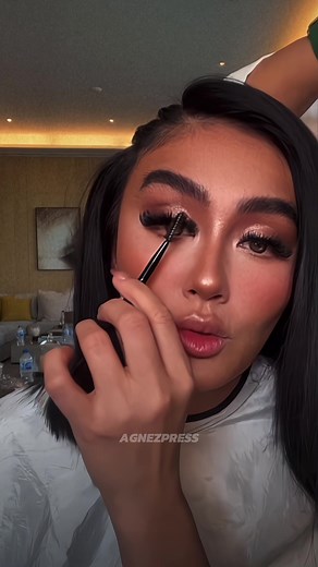 Brighten Up Your Day with a Morning Humming and Makeup Routine