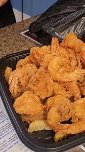 YAW WAS SO MAD AT ME YESTERDAY. IM NOT EVEN GOING TO TALK ABOUT CRABS FOR THE REST OF THE WK... I GOT WHAT YAW REALLY FEENING FOR ... CRISPY FRIED SHRIMP FRIED FISH ( WHITING, CATFISH,SWAI) FRIED CHICKEN SEAFOOD SALAD BANANA PUDDING CAKE FRIES, SOULFUL SIDES RICE BOWLS PASTAS MUSSELS RESTAURANT IS CRABS TU'YOU 282 W WASHINGTON LANE | Danay TheJeweler Shuler