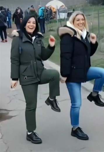 Dance Filter Effect, Dance Filter Effect Template, Dance Trend Tutorial, Dance Filter Tutorial, How to Make an AI Dance Filter Effect, How to Use the Dance Filter, How to Create a Dance Trend Tutorial, How to Create a Dance Filter Tutorial, How to Make a Dance Filter Video Efecto de filtro de baile, Plantilla de efecto de filtro de baile, Tutorial de tendencia de baile, Tutorial de filtro de baile, Cómo hacer un efecto de filtro de baile de inteligencia artificial, Cómo usar el filtro de baile, 