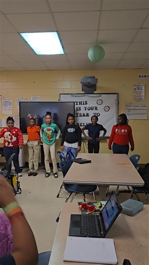 Math time! DOWN TIME....DANCE TIME! #ITEACH #teachersoftiktok #mathteacher #wedance