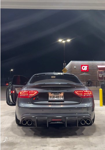 Audi S5 4.2 V8 Car Performance and Sound