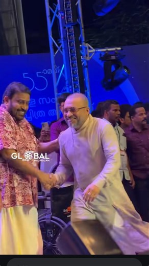 പിണറായി വിജയന്റെ കയ്യിൽ നിന്ന് ചലച്ചിത്ര അവാർഡ് വാങ്ങുന്ന സൗബിൻ സാഹിർ|saubin sahir state award #saub