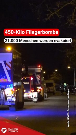 Es ist die bisher größte Evakuierungsaktion in Nürnberg nach dem Fund einer Weltkriegsbombe. Die 450-Kilo schwere amerikanische Fliegerbombe hat zwei Aufschlagzünder. Der Blindgägner wurde bei Bauarbeiten auf einem Gelände in der Avenariusstraße in Großreuth gefunden. Da er auch bewegt wurde, muss die Entschärfung laut der Stadt Nürnberg noch am Freitag (14.11.2025) erfolgen. Ab 20:30 Uhr wurde begonnen, die rund 21.000 Menschen im 800 Meter Radius zu evakuieren. Rund 900 Einsatzkräfte von Feuer