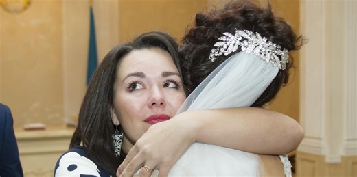 Mother of the bride's brutal letter about the maid of honour goes viral for all the wrong reasons | indy100