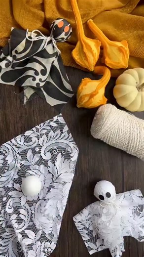 2.7K views · 164 reactions | Fabric Ghost Garland  This super easy, classic ghost idea was a big hit with my art club students! It was a buy nothing project for me, using the materials that we had on hand. We used: Styrofoam balls Vintage fabric White yarn/thread If you want to avoid the styrofoam, you can also use felt balls or even balled up paper for the heads. I strung mine together for a small garland. They also look cute hanging individually! | Alyssa Stokes Creations | Facebook