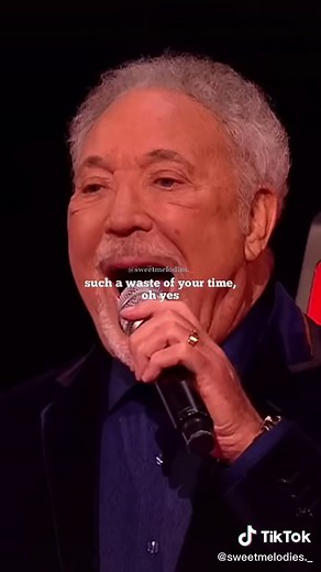 Sir Tom Jones & Bethzienna Williams - Cry to me (Blind auditions) | The voice UK #sirtomjones #bethziennawilliams #crytome #thevoice #thevoiceuk