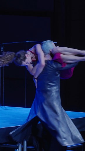 With the powerful synergy of the Budapest Festival Orchestra and the masterful direction of Iván Fischer, the bold choreography of the Éva Duda Dance Company blurred the lines between music, theatre, and dance. In the Enescu Festival 2025, at the Palace Hall, we experienced Bartók like never before through the visceral rhythms of The Miraculous Mandarin and the haunting symbolism of Bluebeard’s Castle. 🎬 This Reel invites you to step into Bartók’s raw, expressionist universe through the beautif