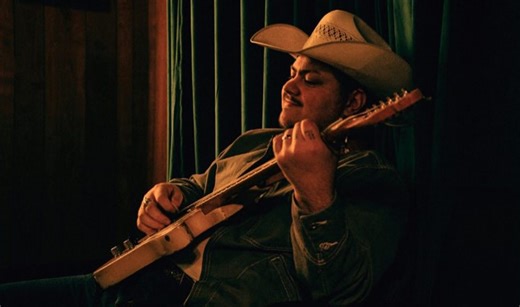 Vincent Neil Emerson Announces New Record, ‘Blue Stars,’ Releases New Single “Jet Plane” | Whiskey Riff