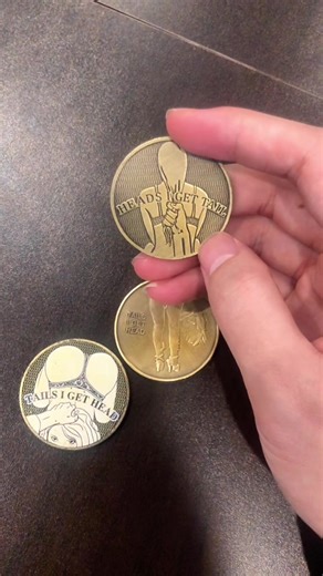 Interesting commemorative coins, for friends, that will be very interesting.#gifts #forfriends #commemorativecoin #exquisitegift #couple