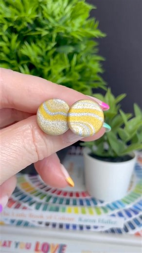 13K views · 181 reactions | Clay tip: making Metallic Marble Studs Here’s a tip from Clay Ambassador Kerry, from @kayjay.clay on clay marble designs: “The Cernit Metallic Effect clays are so pretty - with the gold, silver and white scraps from another project, I made a simple and ef | Clay Repository | Facebook