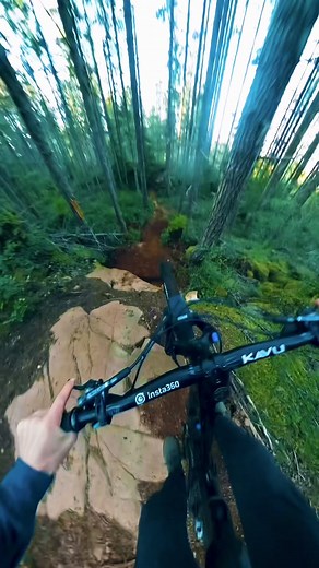 Brake control is tricky through this section to hold a smooth line. @Shimano Bike XTR keeping things dialed! 🔥