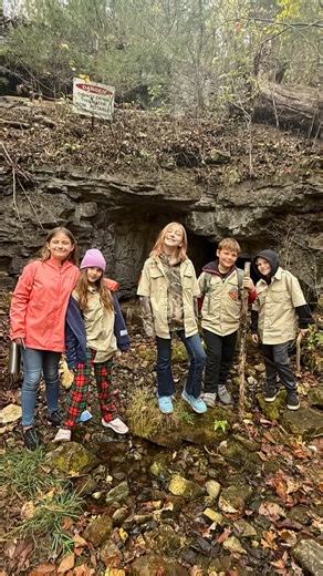 🌟 Webelos Woods 2025 was a huge success for the Ozark Howler District! 🏕️ Our 4th and 5th-grade Scouts learned incredible skills to prepare for the next stage of their Scouting journey. 💪 Key program areas included: 🔥 Fire building and safety 🪢 Knot tying 📡 High-tech outdoors (GPS/Geocaching) ⛑️ First aid fundamentals 🥾 Hiking and outdoor ethics 🍳 Outdoor cooking The weekend wrapped up with an amazing campfire program 🔥✨ led by the Tribe of Lone Bear and a special flag retirement ceremo