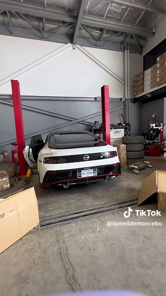 Nissan Z with HKS Hi-Power Cat-Back Exhaust Review