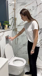 724K views · 2.5K reactions | Se regăsește cineva? #funny #women #toilet #humor #comedy #visit | Ciortan Cristina | Facebook