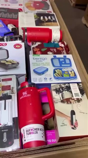 🚨 Overstock Electronics Pallets – $1000 Each!✅ 500  brand-new items per pallet (manifested)🔌 Includes AirPods Max, speakers, power banks, headphones, drones, gaming gear & more!📦 Only 15 pallets available – DM to claim yours now!#WholesaleElectronics #PalletDeals #LiquidationStock #TechReseller