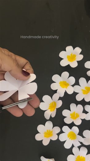 7.2K views · 63 reactions | Simple and easy paper flower making idea ❤️❤️ | Handmade creativity | Facebook
