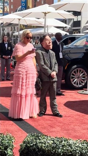 Adam Pearson STEALS the Oscars Red Carpet 🤯