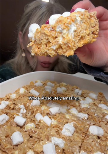 Frosted Flakes Krispy treats! #ricekrispiestreats #frostedflakes #sweettreat #krispytreats #cereal