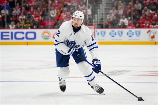 "Simon Benoit is such a fake tough guy": Fans react as a Brian Halonen haymaker drops Maple Leafs D-man