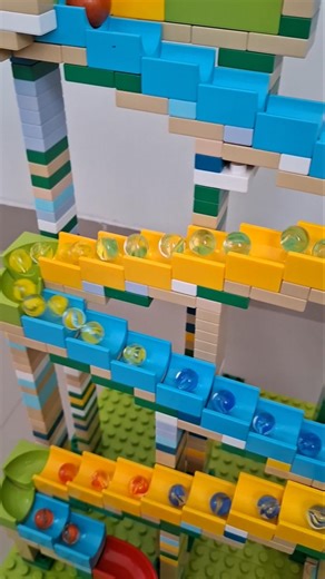 ビー玉転がし ⭐️ レゴのレール、はしご、木琴、キャッツアイビー玉 | Marble Run ⭐️ Lego Tracks, Ladders, Xylophone, Cat's Eye Marbles