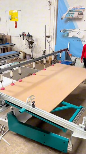 Pneumatic material-pressing sliding table saw#woodworkingmachinery #saw #woodworkingcuttingmachine #sliding #woodworkingmachinerymanufacturers #cut | Cindy Xiao