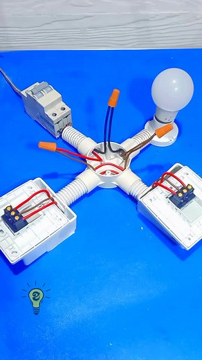 👷2 ways switch practice on board #ElectricianTips #BasicWiring #HouseWiring #2wayswitchconection #foryou #diy #electrical #electricalwiring #fyp #pov #fyi